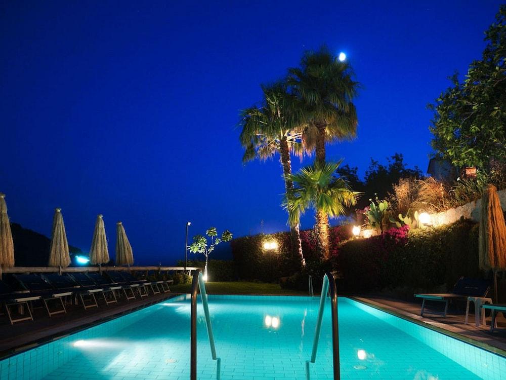 Hotel La Luna Ischia Exteriör bild