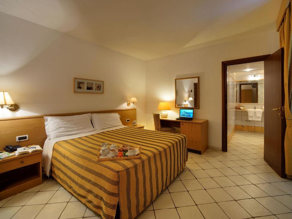 Hotel La Luna Ischia Rum bild